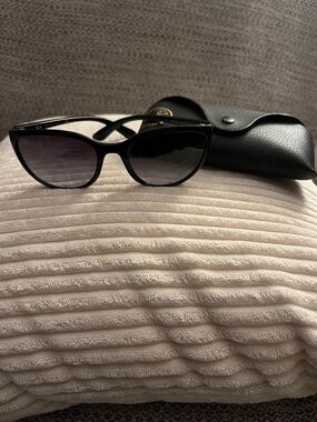 Ray-Ban Black Cat Eye Sunglasses with Dark Gradient Lenses